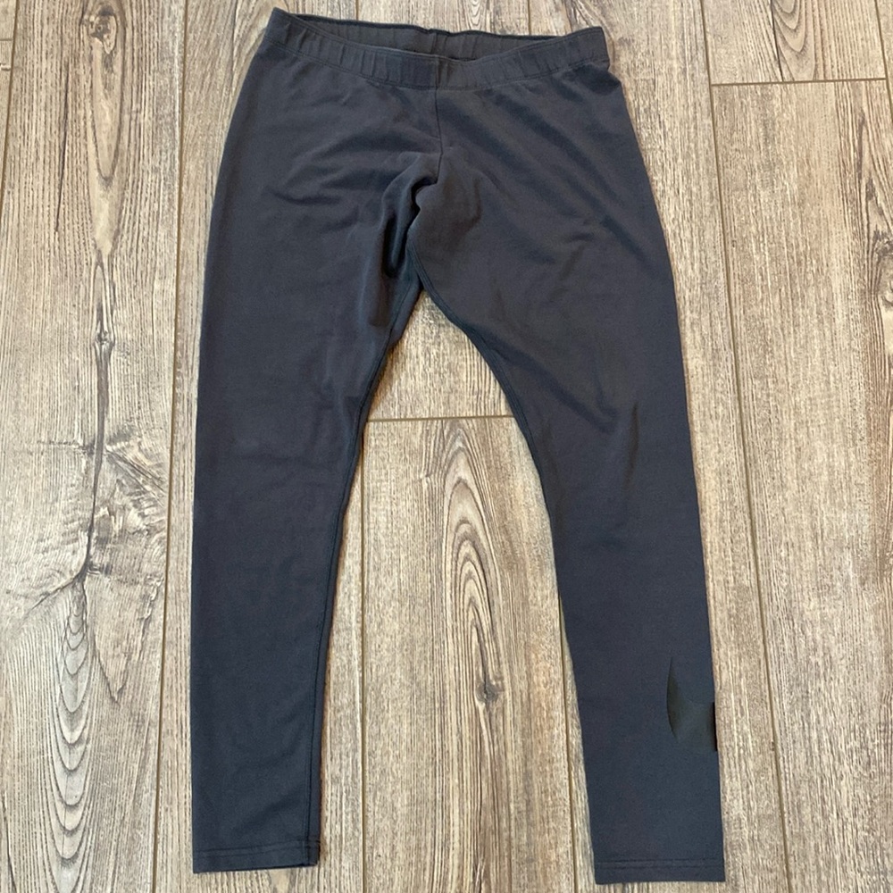 Nike Large L Grey Gray Leggings with Black Swish Logo 27” Inseam